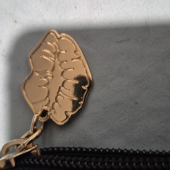 Betsey Johnson Black Cat Embossed Clutch Set Of 2 - Picture 4 of 5